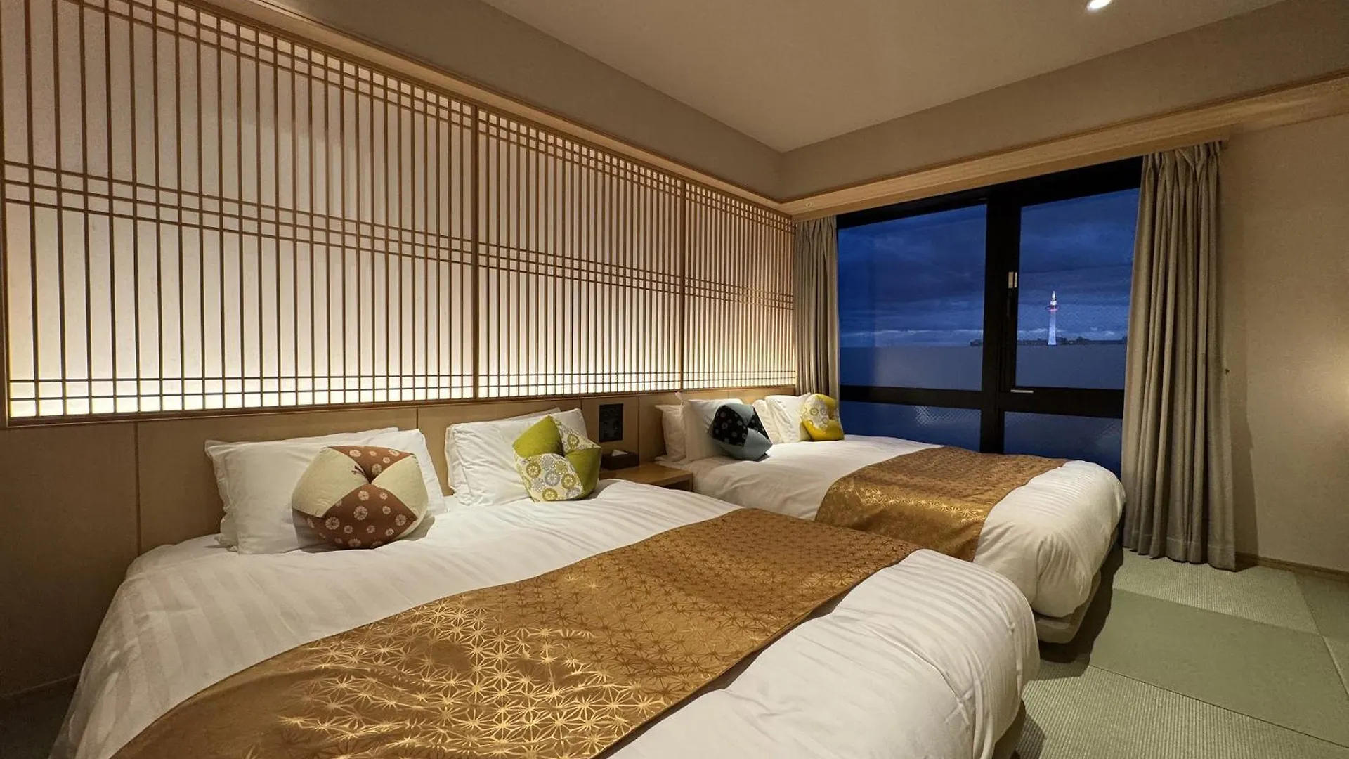 Henn Na Hotel Premier Kyoto Gojo Karasuma -Formerly Watermark Hotel Kyoto- 4*,
