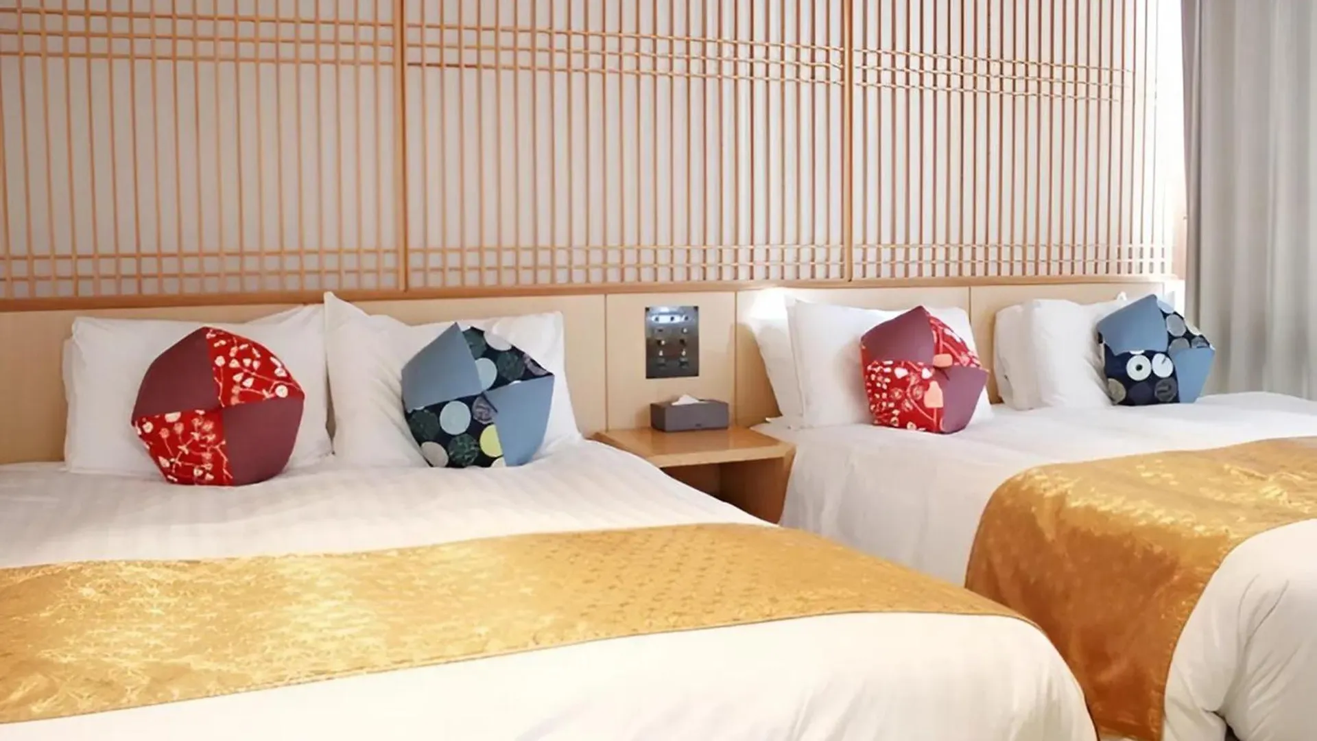 Henn Na Hotel Premier Kyoto Gojo Karasuma -Formerly Watermark Hotel Kyoto- 4*,